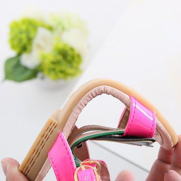 Little bee girls' sandals 2020 summer new Korean anti slip children's beach shoes sweet flat bottom princess shoes trend
