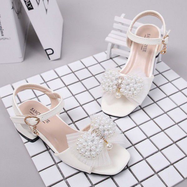 203 children's shoes girl's sandals 2020 summer new bright leather pearl bow thick heel princess shoes manufacturer wholesale