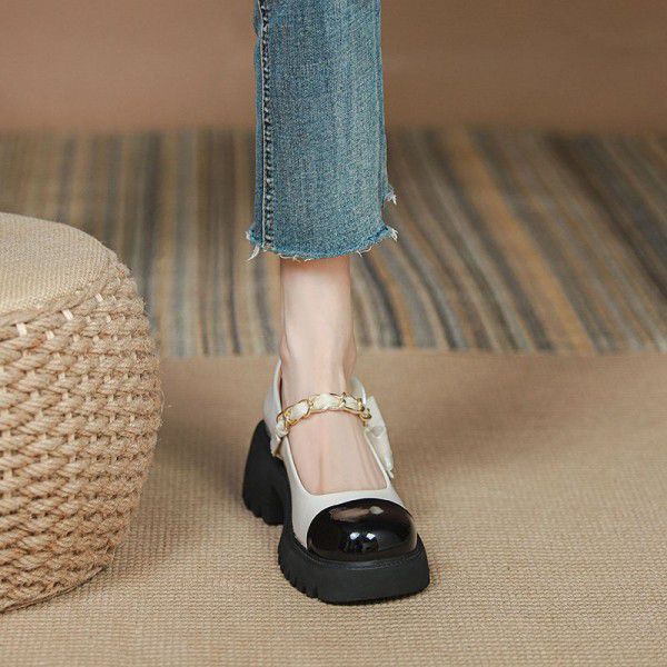 Small leather shoes for women in spring and summer...