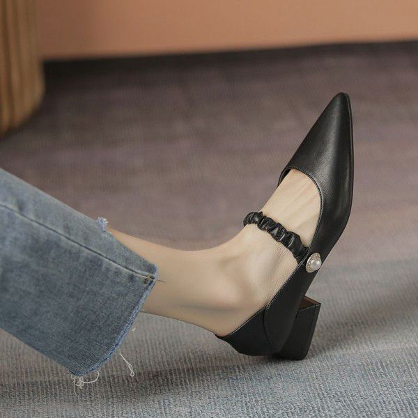 Small leather shoes for women, British style spring new leather pointed loafers, shallow mouth thick heel shoes for women 