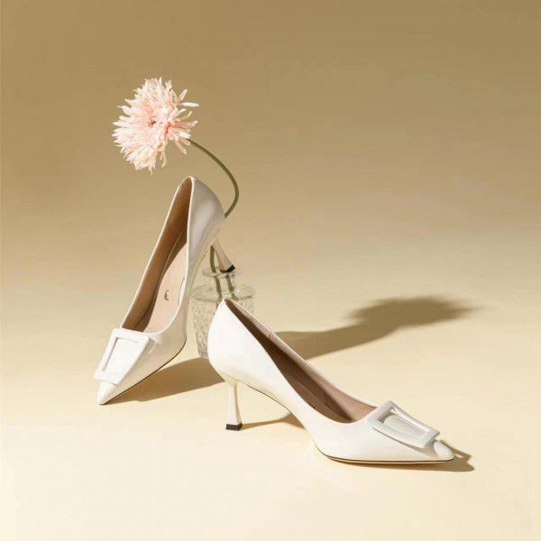 Soft leather pointed thin heels, fashionable high heels, women's spring and summer new Korean version square buckle shallow mouth non grinding sole shoes 