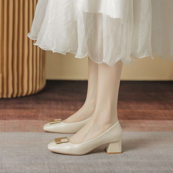 New spring square head leather thick heel Slip-on shoe women's fashion metal buckle casual single shoes women's Korean women's shoes 