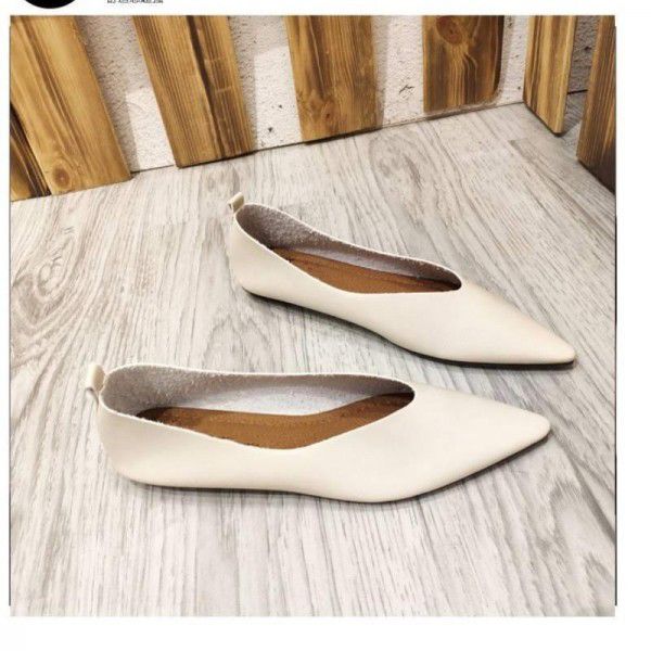 Spring and autumn flat bottomed women's Korean version retro shallow cut large size women's shoes 