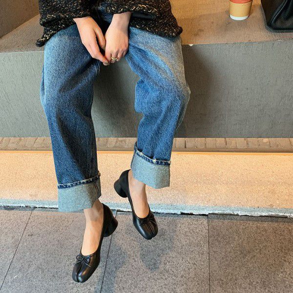 Spring Horseshoe Pig's Feet Shoes Thick Heel, Middle Heel, Bow Toe, Single Shoe, Lazy Little Leather Shoe Trend 