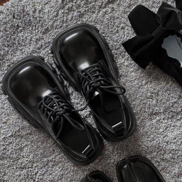 New retro black small leather shoes, women's muffin thick sole shoes, English style square toe large toe thick heeled shoes 