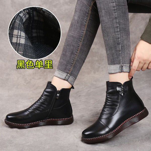Cotton shoes, genuine leather women's shoes, winter short boots, middle-aged warm, plush, non slip, comfortable mid leather shoes 