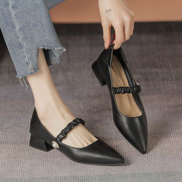 Small leather shoes for women, British style spring new leather pointed loafers, shallow mouth thick heel shoes for women 