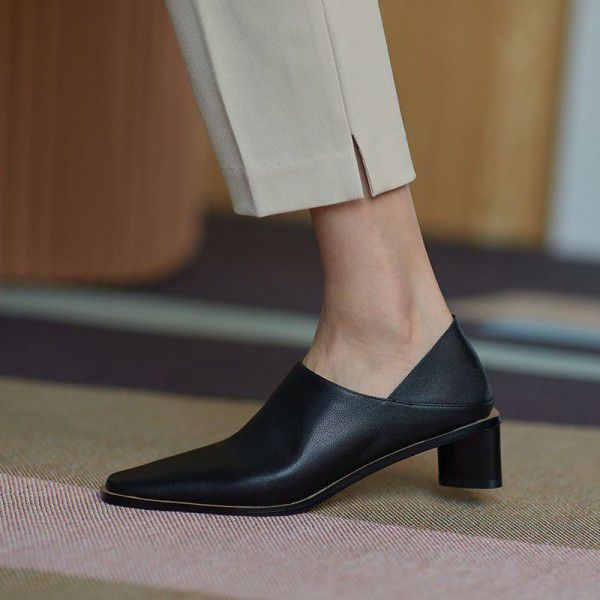 Single shoe with full leather inside and outside, thick heels, square toe, deep mouth, Korean version, retro versatile, and soft leather for both wear 