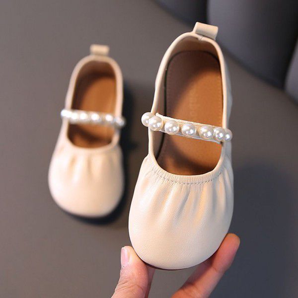 Girls' Princess Shoes Spring and Autumn New Korean Edition Children's Shallow Mouth Single Shoes Super Soft Sole Pearl Grandma Shoes Girls' Little Leather Shoes 