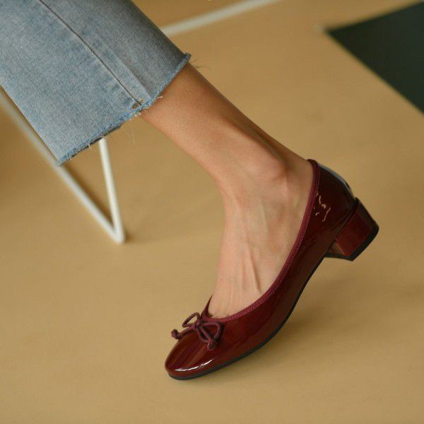 Small leather shoes, Japanese style, sweet bow tie, soft leather, bright leather, medium heel, dark red, round toe, shallow cut single shoe for women 