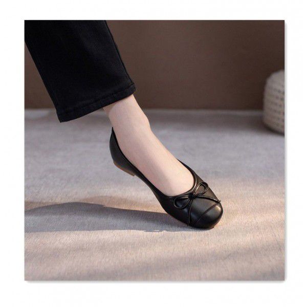 Red Single Shoes Women's Shallow Mouth Genuine Leather Ballet Shoes Ladle Shoes Flat Bottom French Little Red Shoes Bean Shoes Grandma Shoes Wedding Shoes 