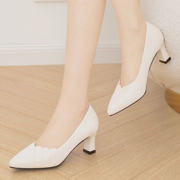 Pointed genuine leather high heels, women's thick heels, autumn new black leather shoes, women's shoes 