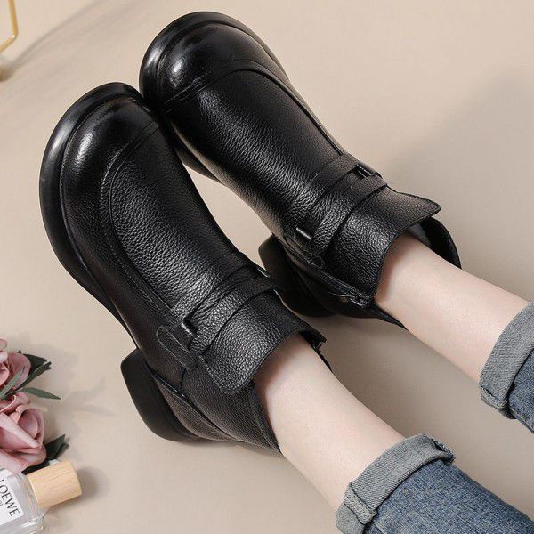 Top layer cowhide retro ethnic Martin boots for women in winter plush women's shoes with thick soles and genuine leather in the middle heel 