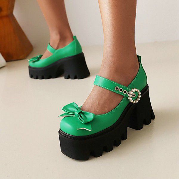 Thick soled Mary Jane shoes, patent leather, sprin...