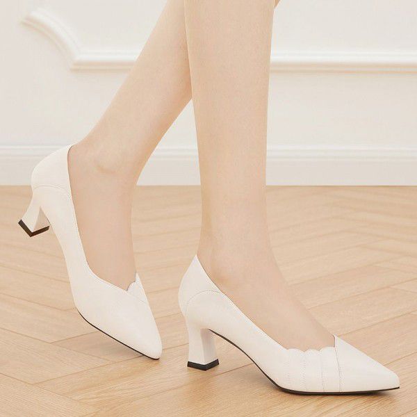 Pointed genuine leather high heels, women's thick heels, autumn new black leather shoes, women's shoes 