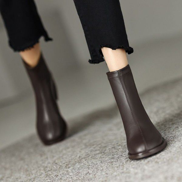 Simple basic cowhide Chelsea boot autumn and winter new thick middle heel round head back zipper full leather short boots for women 