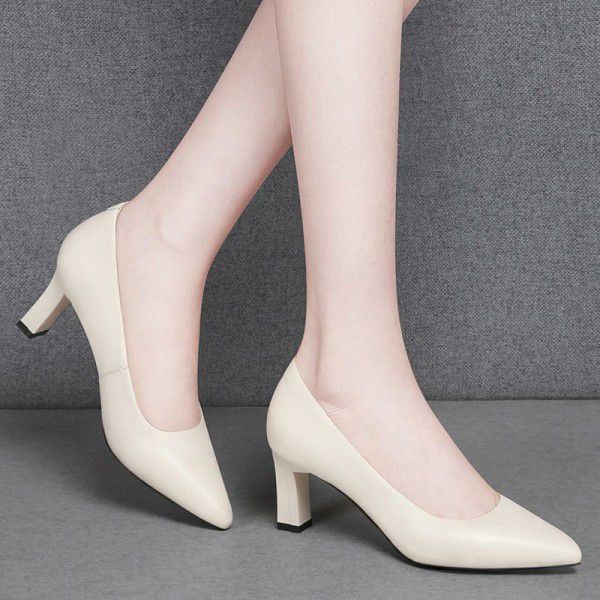New thick heeled women's shoes, black shallow cut single shoes, high heeled women's pointed shoes 