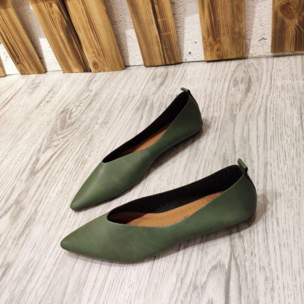 Spring and autumn flat bottomed women's Korean version retro shallow cut large size women's shoes 