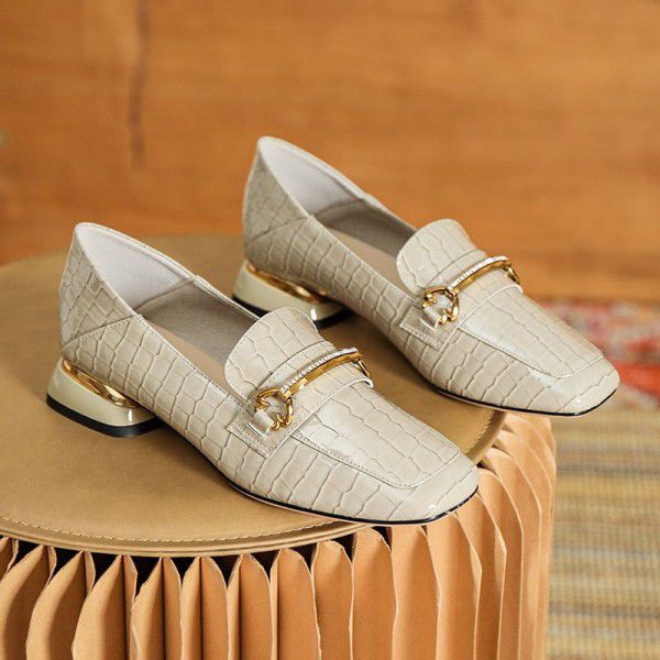 Small leather shoes women's new autumn square head thick heel patent leather Slip-on shoe French British style medium heel sheepskin shoes 