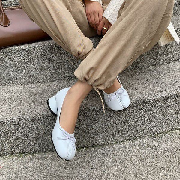 Spring Horseshoe Pig's Feet Shoes Thick Heel, Middle Heel, Bow Toe, Single Shoe, Lazy Little Leather Shoe Trend 