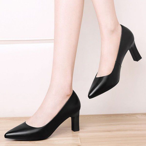 New thick heeled women's shoes, black shallow cut single shoes, high heeled women's pointed shoes 