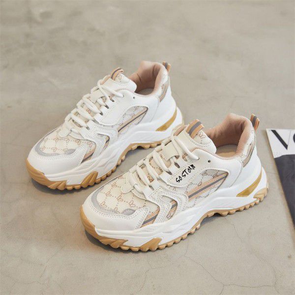 Girls' thick soled dad shoes increase height, autumn and winter plush retro white casual shoes, seasonal trend, versatile sports shoes for women 