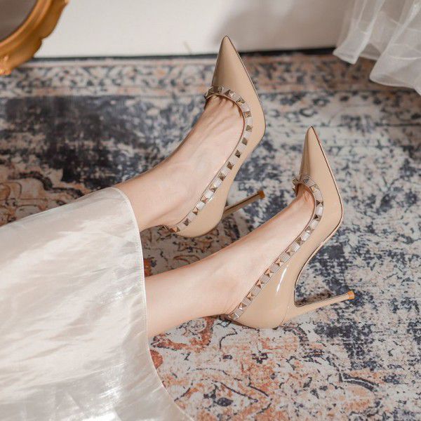 Summer New Pointed Black Rivet High Heels, Women's Sandals with Fine Heels, Beautiful Naked Single Shoes, Liuding Shallow Mouth 
