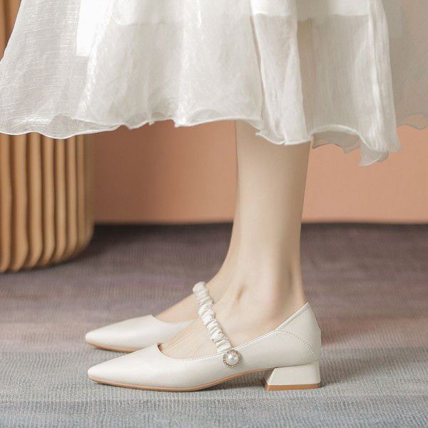Small leather shoes for women, British style spring new leather pointed loafers, shallow mouth thick heel shoes for women 
