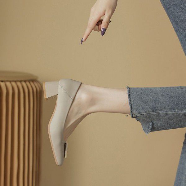 New spring square head leather thick heel Slip-on shoe women's fashion metal buckle casual single shoes women's Korean women's shoes 