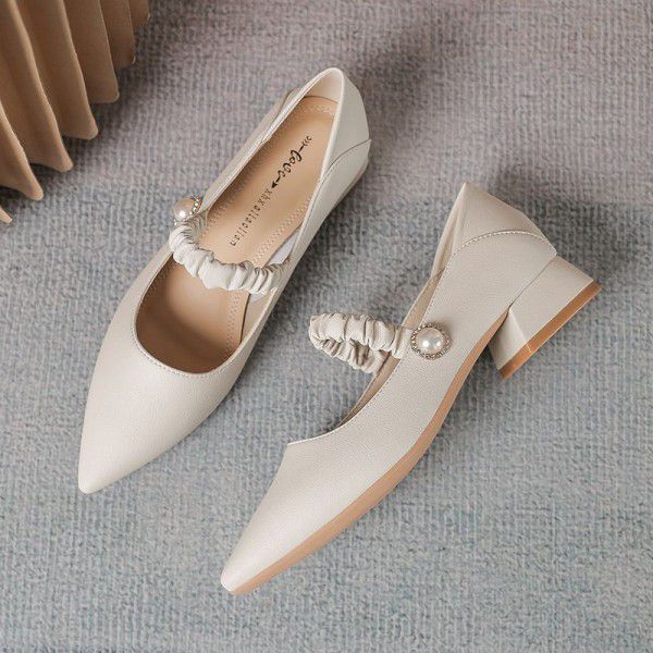 Small leather shoes for women, British style spring new leather pointed loafers, shallow mouth thick heel shoes for women 