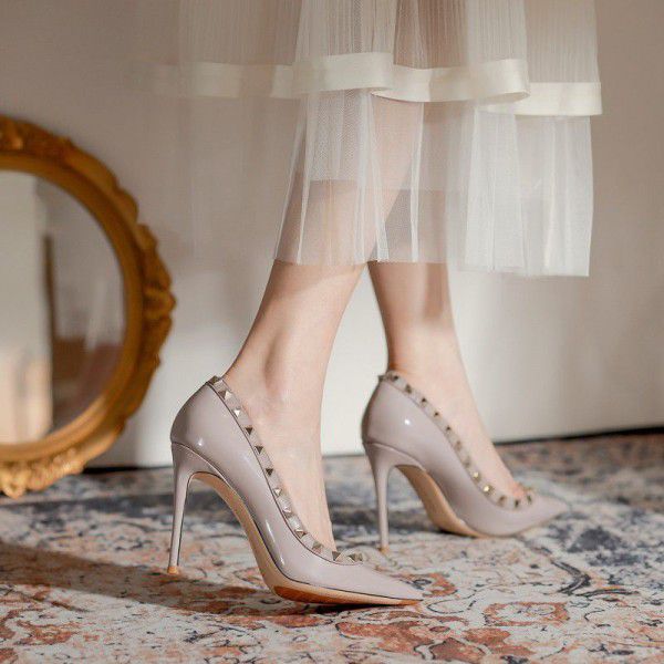 Summer New Pointed Black Rivet High Heels, Women's Sandals with Fine Heels, Beautiful Naked Single Shoes, Liuding Shallow Mouth 