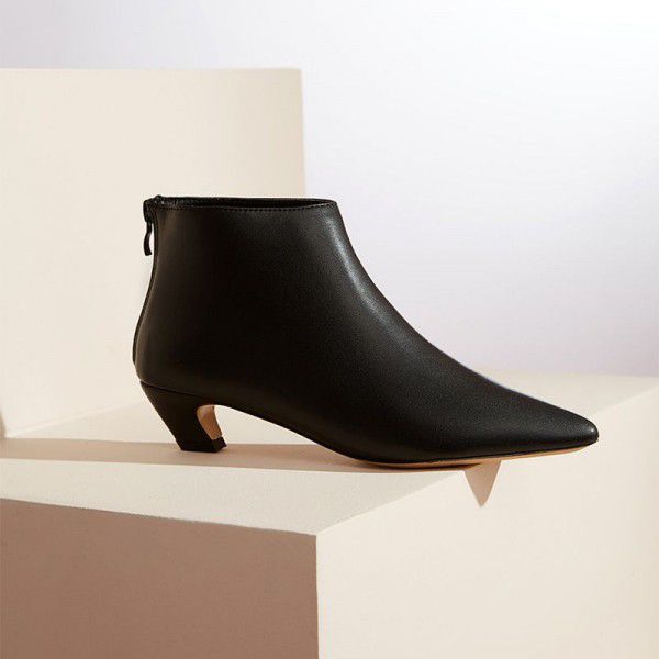 Women's pointed short boots, autumn and winter large boots 