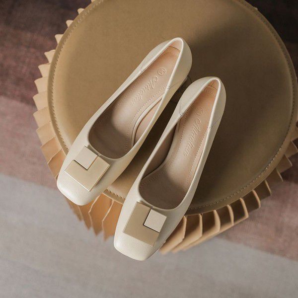 New spring square head leather thick heel Slip-on shoe women's fashion metal buckle casual single shoes women's Korean women's shoes 