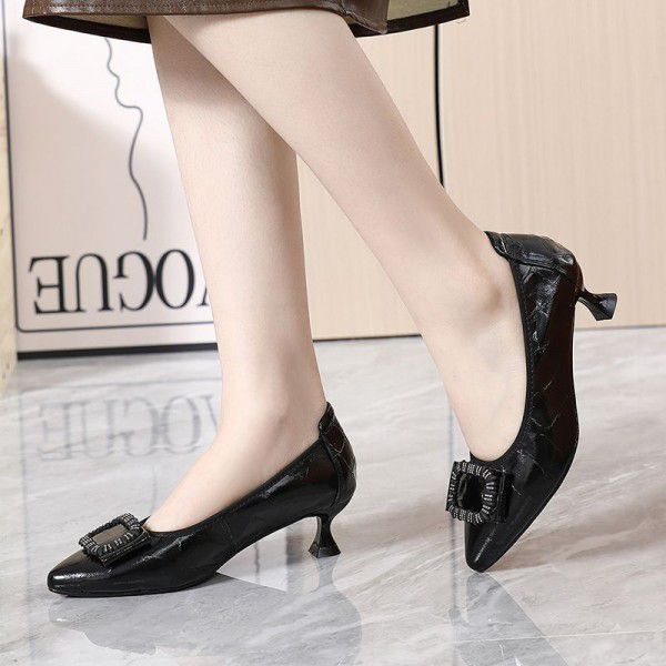 Pointed high heels, black slim heels, simple and v...