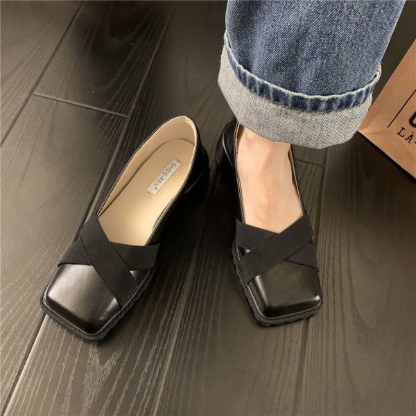 Spring thick heeled square toe women's shoes, shallow cut retro medium heeled single shoes, spring and autumn black small leather shoes 