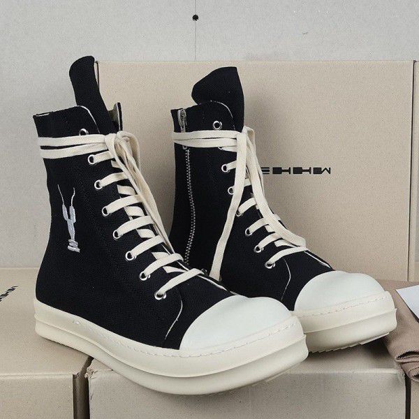 Canvas shoe stitching Martin boots Canvas black round toe flat heel exquisite embroidered canvas shoes 