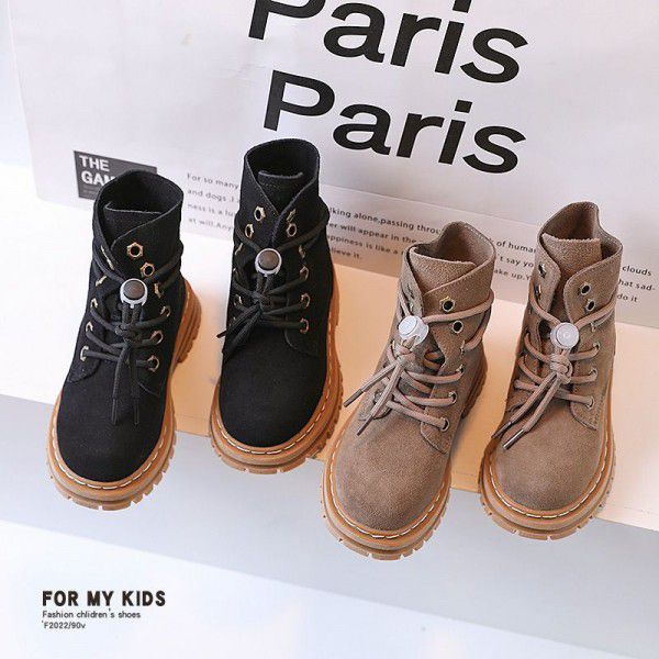 Girls wear two plush leather Martin boots, autumn ...