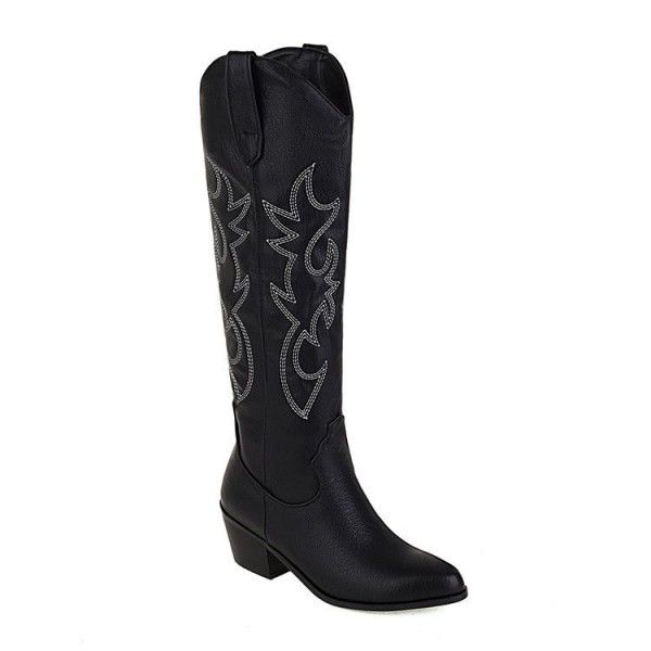 Women's high heeled pointed knights' boots are below the knee, and long boots appear thin and tall. Long boots 