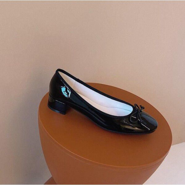 Small leather shoes, Japanese style, sweet bow tie, soft leather, bright leather, medium heel, dark red, round toe, shallow cut single shoe for women 