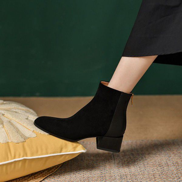 Autumn and Winter New Thick Heel Round Toe Short Boots for Women's Large Black Brown Velvet Lining Medium Heel Women's Boots 
