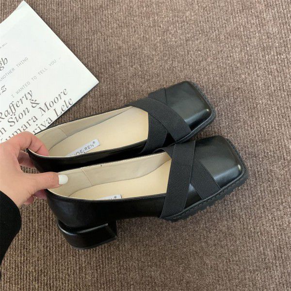 Spring thick heeled square toe women's shoes, shallow cut retro medium heeled single shoes, spring and autumn black small leather shoes 