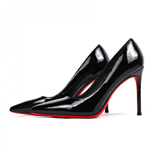 Glossy patent leather pointed high heels, solid co...