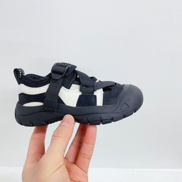 Children's Sports Shoes Spring and Summer New Boys' Hollow Breathable Kick Resistant Running Shoes Girls' Fashionable Casual Shoes 